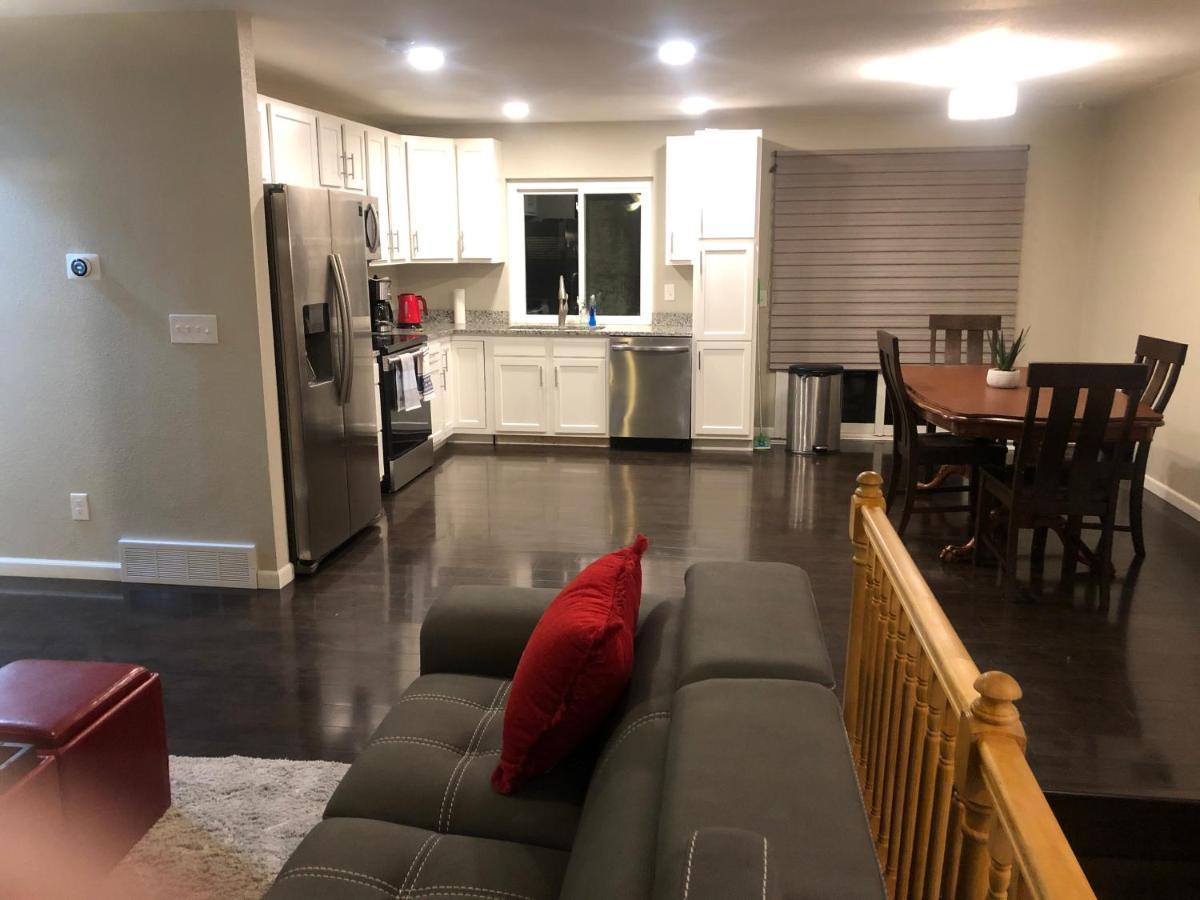 Milehi Vacation Home Pet Friendly آرورا المظهر الخارجي الصورة
